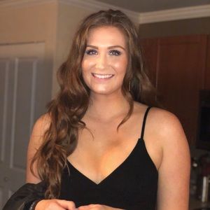 Meet your Posher, Carissa